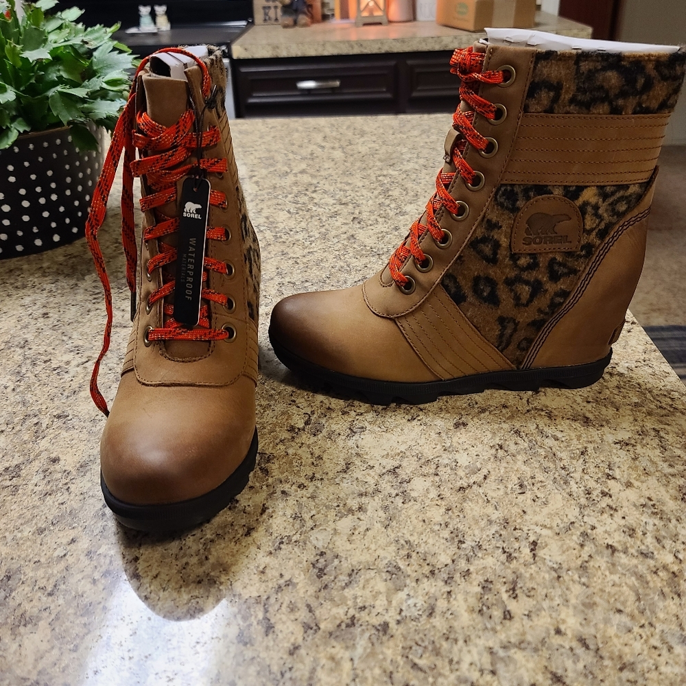 Sorel Leopard Lexie wedge